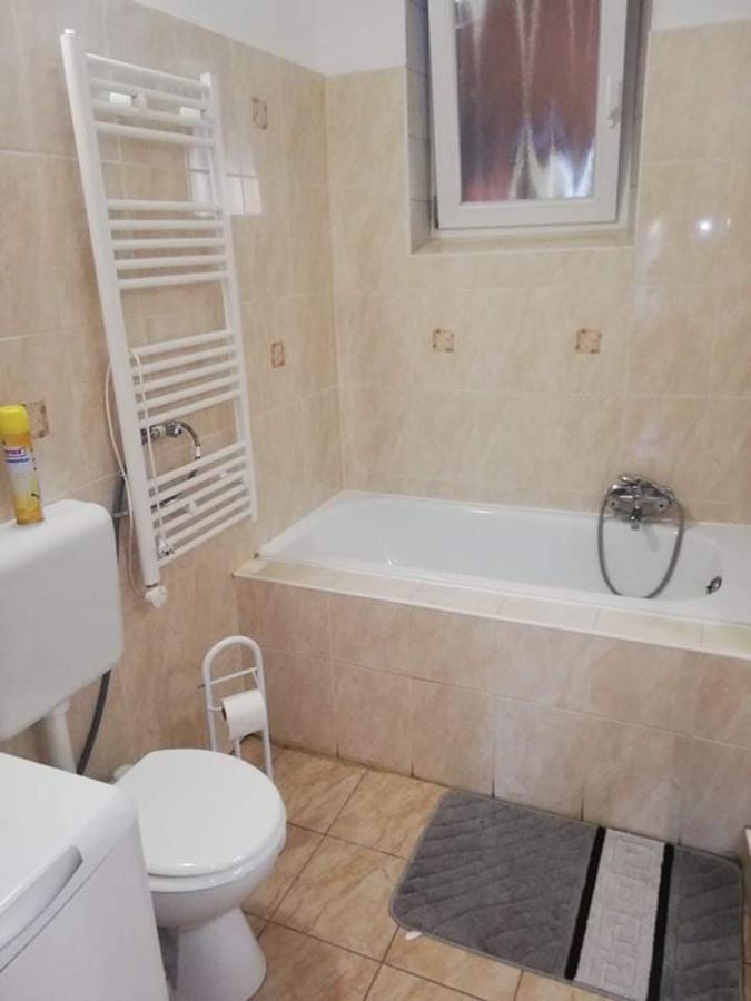Napfuerdo Apartman Eger Zewnętrze zdjęcie