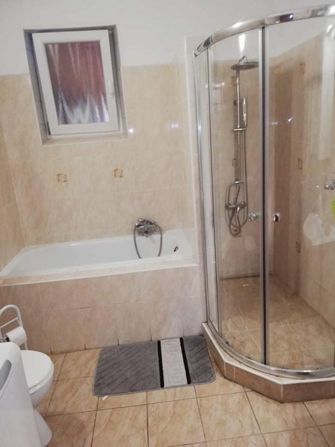 Napfuerdo Apartman Eger Zewnętrze zdjęcie