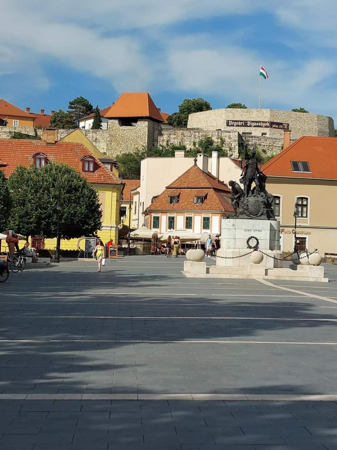 Napfuerdo Apartman Eger Zewnętrze zdjęcie