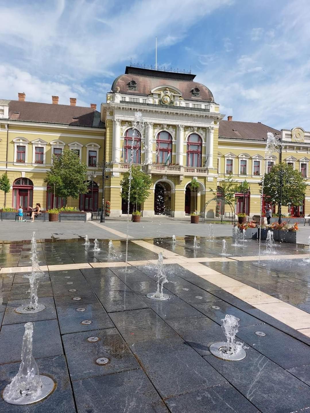 Napfuerdo Apartman Eger Zewnętrze zdjęcie