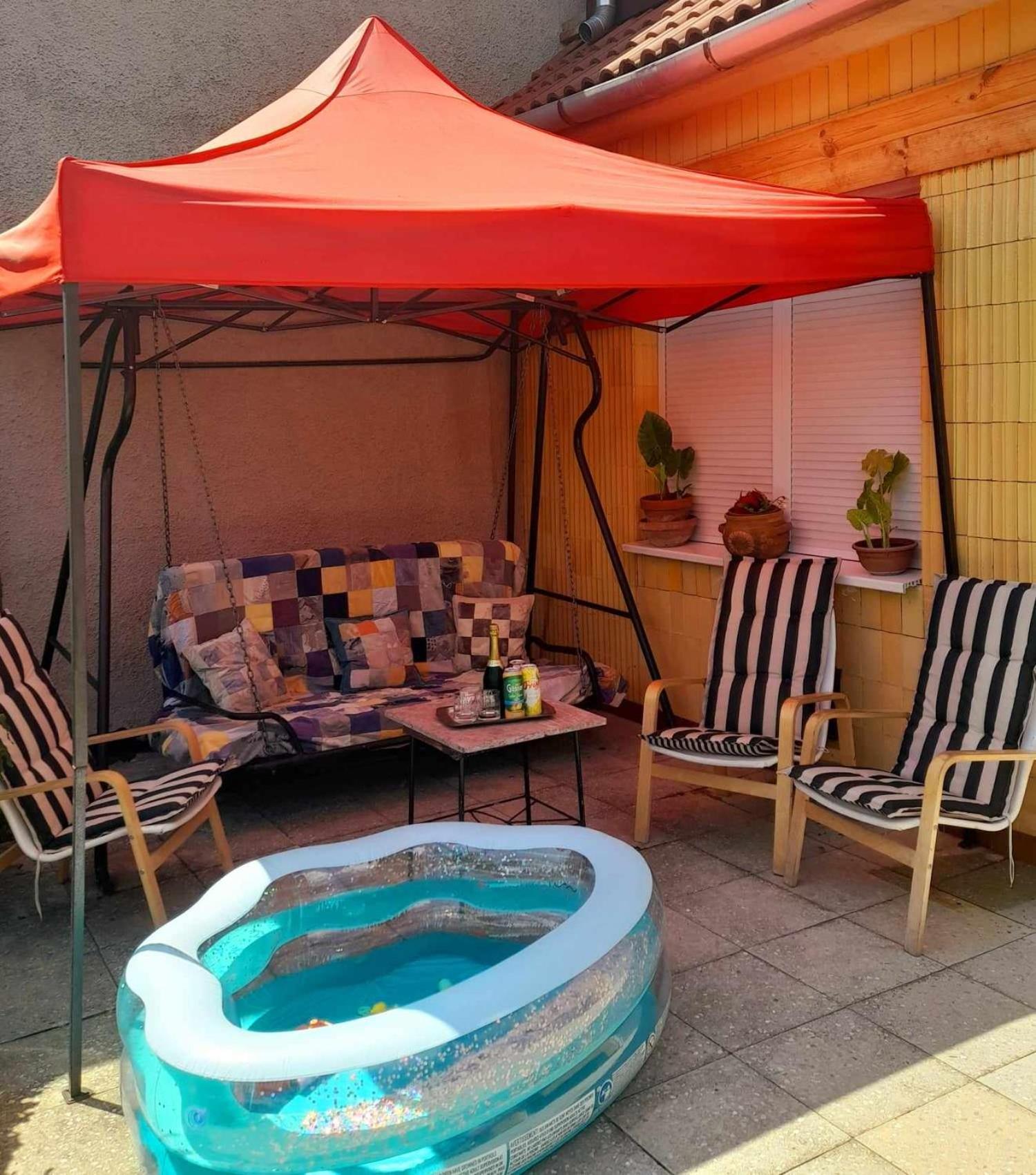 Napfuerdo Apartman Eger Zewnętrze zdjęcie